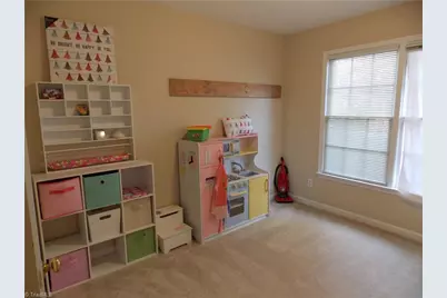 5021 Heathridge Terrace, Greensboro, NC 27410 - Photo 4