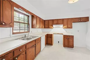 3709 Whitfield Rd, Winston-Salem, NC 27105 - Photo 12