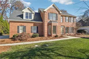 105 Winrow Dr, Jamestown, NC 27282 - Photo 2