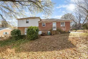 2210 Dulaire Rd, Greensboro, NC 27407 - Photo 6