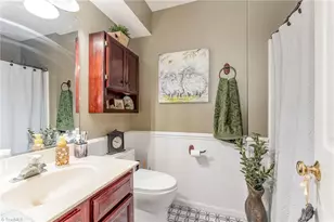 5012 Lawndale Dr, Greensboro, NC 27455 - Photo 8