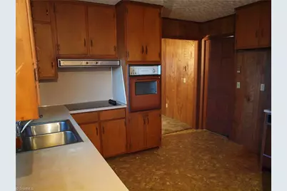 206 Oak Leaf Road, Asheboro, NC 27205 - Photo 2