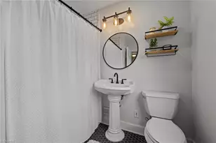 124 Beverly Pl, Greensboro, NC 27403 - Photo 38