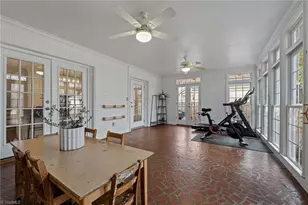 124 Beverly Pl, Greensboro, NC 27403 - Photo 18