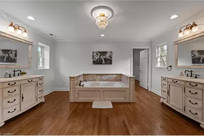 124 Beverly Place, Greensboro, NC 27403 - Photo 28