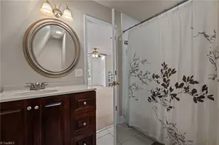 124 Beverly Pl, Greensboro, NC 27403 - Photo 34