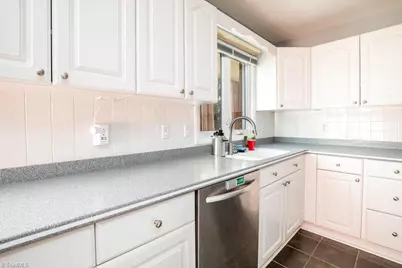 1108 Gatehouse Road, High Point, NC 27262 - Photo 6