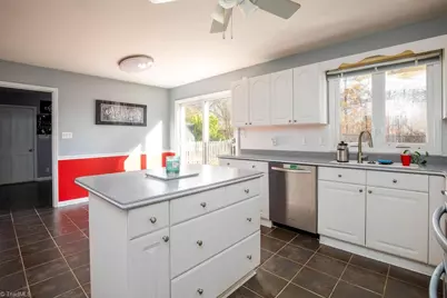 1108 Gatehouse Road, High Point, NC 27262 - Photo 4