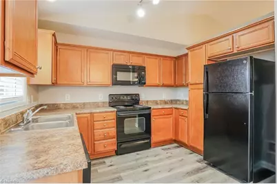 3915 Bluestem Drive, Greensboro, NC 27405 - Photo 6