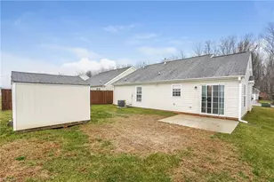 3915 Bluestem Dr, Greensboro, NC 27405 - Photo 14