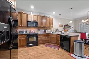 5511 7 Gates Dr, Greensboro, NC 27410 - Photo 10