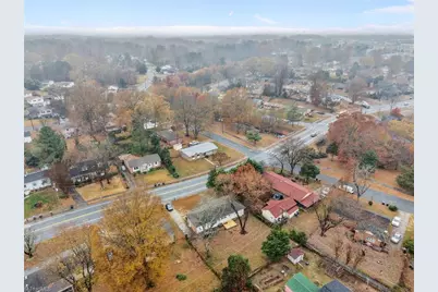 2403 Four Seasons Boulevard, Greensboro, NC 27407 - Photo 40