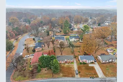 2403 Four Seasons Boulevard, Greensboro, NC 27407 - Photo 38