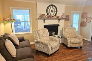 1374 W Lake Dr, Asheboro, NC 27205 - Photo 2