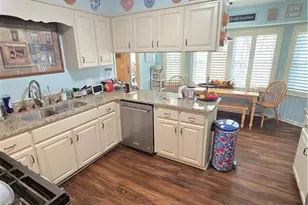 1374 W Lake Dr, Asheboro, NC 27205 - Photo 4