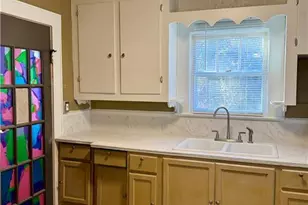 413 Greenwood Dr, High Point, NC 27262 - Photo 12