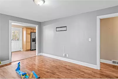 133 South Street, Elkin, NC 28621 - Photo 6