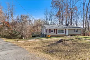 133 South St, Elkin, NC 28621 - Photo 2