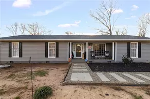 590 Cedar Ln, Reidsville, NC 27320 - Photo 2