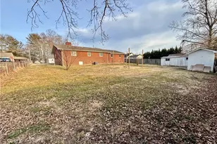 139 East Side Dr, Mount Airy, NC 27030 - Photo 34