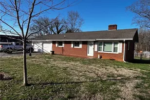 139 East Side Dr, Mount Airy, NC 27030 - Photo 2