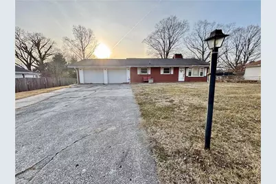 139 E Side Drive, Mount Airy, NC 27030 - Photo 2
