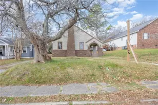 8 School St, Thomasville, NC 27360 - Photo 2