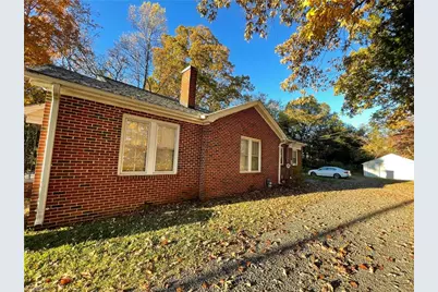 2012 Chapel Hill Road, Burlington, NC 27215 - Photo 18