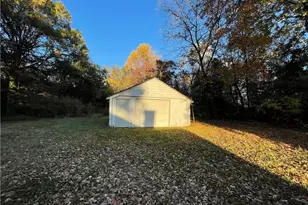 2012 Chapel Hill Rd, Burlington, NC 27215 - Photo 16