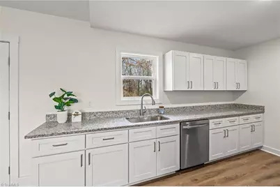 708 Ferndale Drive, Thomasville, NC 27360 - Photo 12