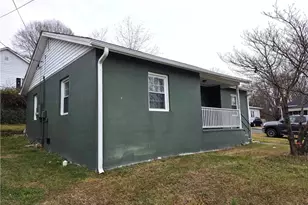 902 N South St, Mount Airy, NC 27030 - Photo 2