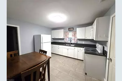 902 N South Street, Mount Airy, NC 27030 - Photo 4