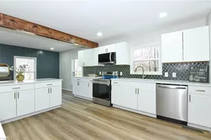 7449 Old Farm Rd, Thomasville, NC 27360 - Photo 8