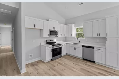 1175 Flora Avenue, Burlington, NC 27217 - Photo 10