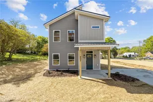 207 E Parker St, Graham, NC 27253 - Photo 4