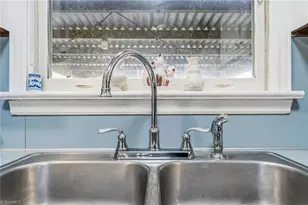 7300 Prentiss Rd, Greensboro, NC 27409 - Photo 12