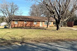 605 Bessie St, Kernersville, NC 27284 - Photo 2