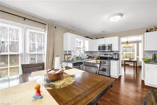 9 Compton Ct, Greensboro, NC 27407 - Photo 6