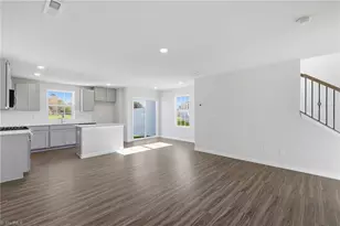 179 Plumtree Ct, King, NC 27021 - Photo 6