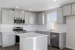 179 Plumtree Ct, King, NC 27021 - Photo 10