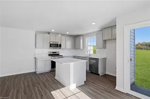 176 Plumtree Ct, King, NC 27021 - Photo 6