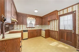 1415 Brookwood Dr, Reidsville, NC 27320 - Photo 6