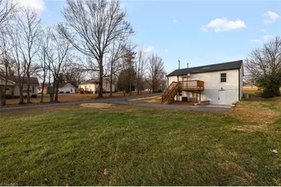 800 Essex Road, Winston-Salem, NC 27105 - Photo 32