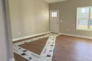 1015 Fairfield Dr, Yadkinville, NC 27055 - Photo 4