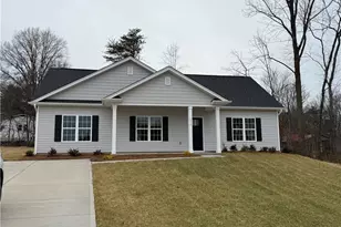 1015 Fairfield Dr, Yadkinville, NC 27055 - Photo 2