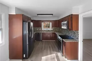 2297 Lakeview Terrace, Burlington, NC 27215 - Photo 2