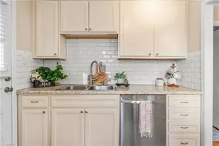 1115 Parish St, Greensboro, NC 27408 - Photo 10