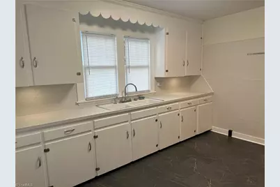 818 W Lebanon Street, Mount Airy, NC 27030 - Photo 16