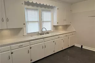 818 W Lebanon St, Mount Airy, NC 27030 - Photo 16