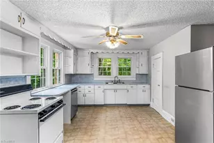 335 N Bridge St, Jonesville, NC 28642 - Photo 14